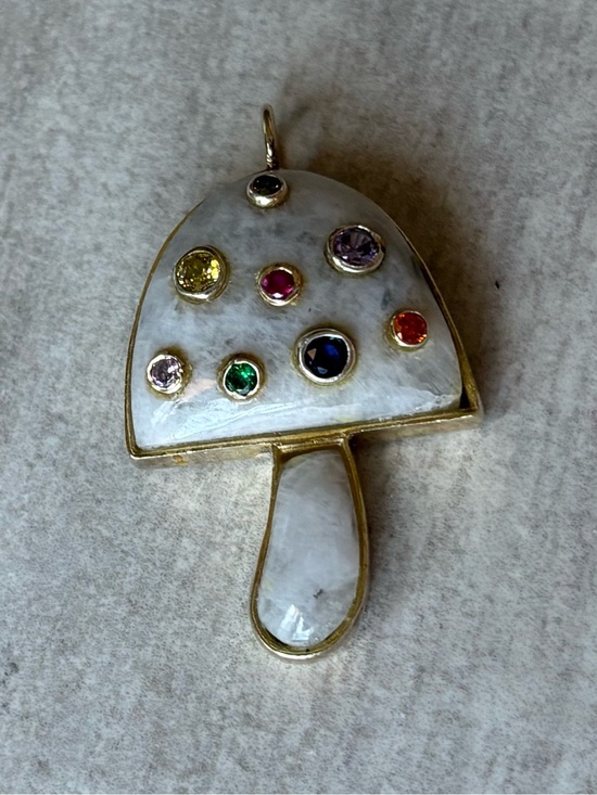 Jewelry - Mushroom Pendant Necklace Gold Pleated